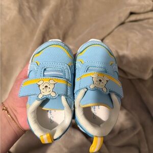 Blue Winnie the Pooh baby shoes